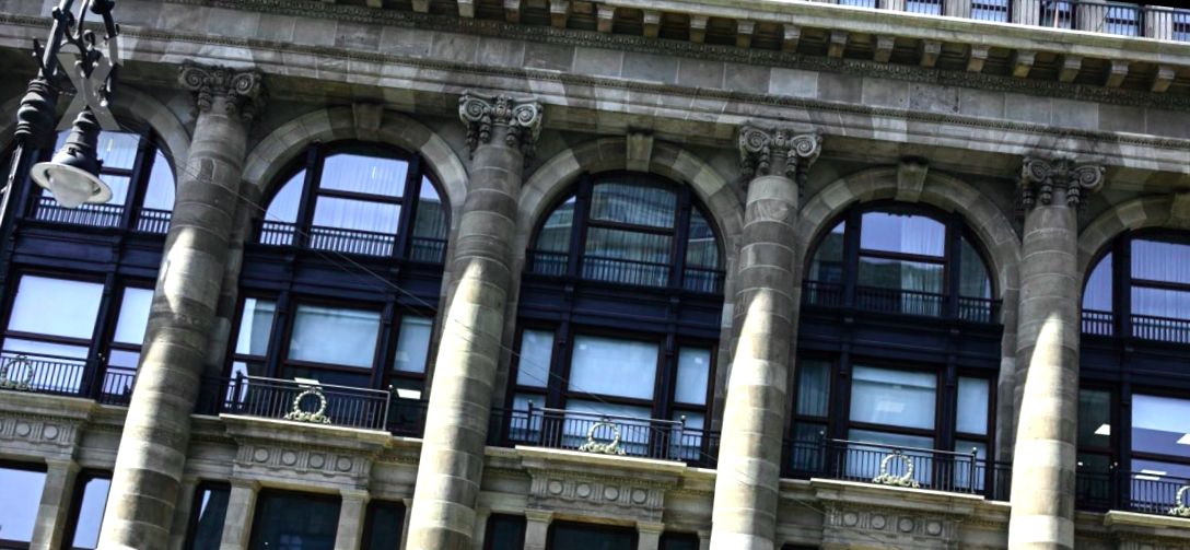 Banxico Lowers Interest R